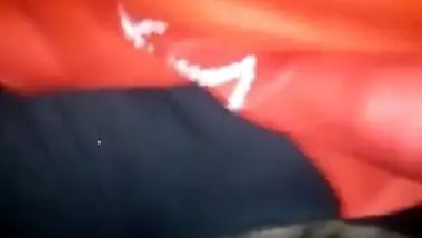 Desi house wife self playing her boobs and hard fucking take her saree