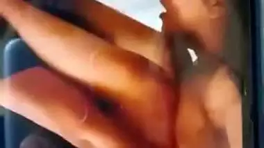 Gorgeous Indian girlfriend nude pics and viral clips