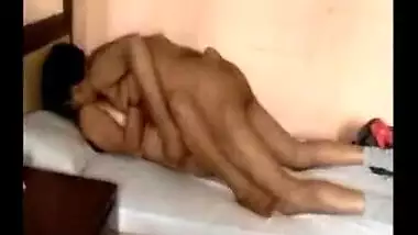 Horny bhabhi enjoys a sensual sex with her office boss in hotel room