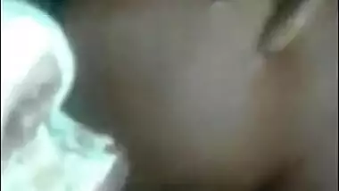 Desi gal has XXX quickie with BF in college toilet in MMS video