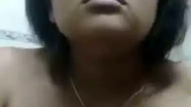 Tamil Slut Bhabhi Masturebating in Bathroom