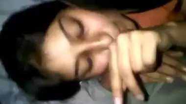 Cute Desi XXX girlfriend sucking her boyfriend’s dick inside car MMS