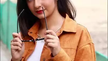 19 year old Anushka Sen Deleted Insta Post Showing Ass in Bikini