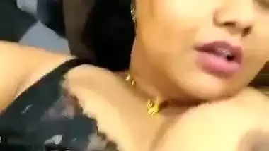 Mallu wife cheating sex with husband friend viral MMS