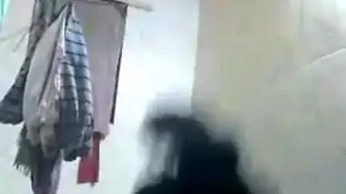 Tempting Desi sex amateur model changes in a XXX way on camera