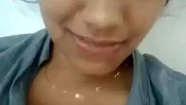 Desi hot girl ka nipple