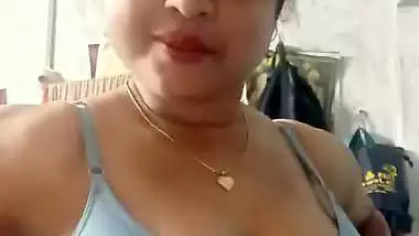 Long boobs aunty stripping blouse and topless