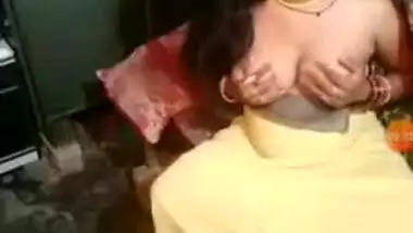 Cameraman doesn't miss a moment of Desi mom playing with her boobs