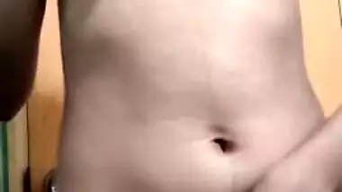 indian sexy bhabhi showing her body to her boss to select for the job