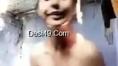 Today Exclusive- Cute Desi Girl Record Her Bathing Video For Bf