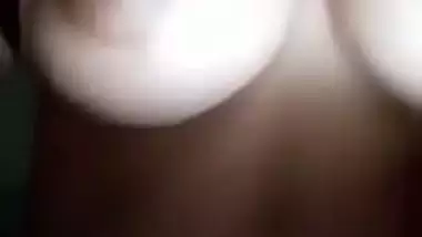 Luscious Bangladeshi chick with amazing XXX tits poses for Desi show