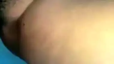 Lecherous Desi whore poses for XXX video when blowing her hubby