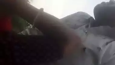 Bihari couple fucks in an open area in outdoor sex MMS