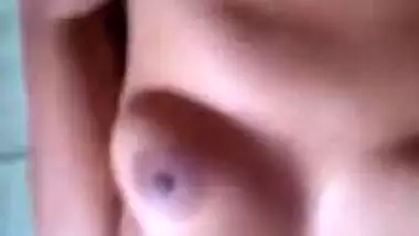 Indian bitch is ready for sex and she shows it in XXX video