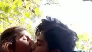 Outdoor MMS video of Desi guy worshipping stepsister's XXX boobs