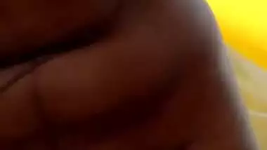 Lankan college teacher nude on video call MMS