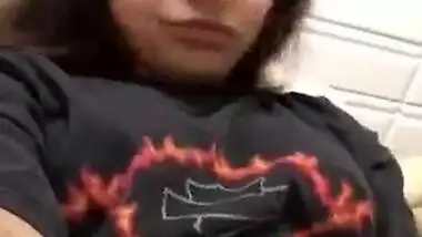 Indian porn video of an amateur girlfriend finger fucking her pussy on cam