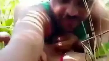 Trapping desi village girl and fucking her outdoor MMS