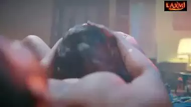 Indian beautiful stepmom get fucked by her young amateur stepson in doggy style real Hindi audio sex video.