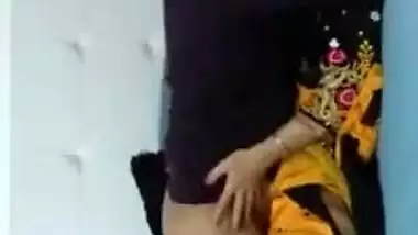 Excited Desi guy has passionate XXX chudai on floor with pretty Bhabhi