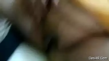 Desi mom is fat and having perky nipples to expose in amateur sex show