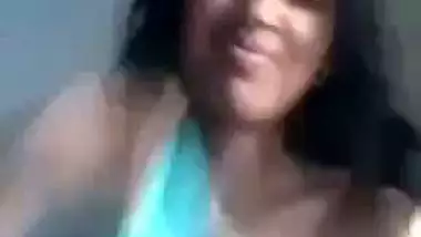 College GF exposing naked for BF to avoid breakup