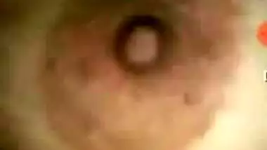 Bedroom XXX video of Indian aunty who exposes big hooters on camera