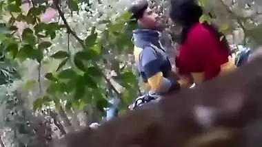 There's sex action outside and XXX voyeur films Indian couple on bike