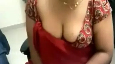 Desi South Bhabi Self Masturbating On Live Cam With Full Nude &telugu Dirty Talking.excellent Pink Saree With Blouse