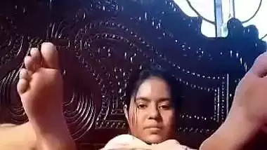 Milk tanker bhabhi desi fingering hard in nudity