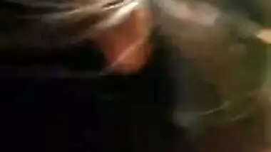 Kinky video of sexy Desi slut giving a XXX blowjob to the guy close-up