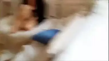 Desi mms sex movie scene of Indian wife from Surat on honeymoon!