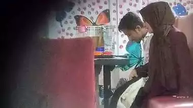 Hijab lady in restaurant having viral sex caught by voyeur