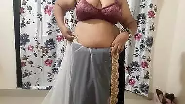 Hot Naughty Indian Desi Bhabhi Getting Ready For Her Secret Boyfriend