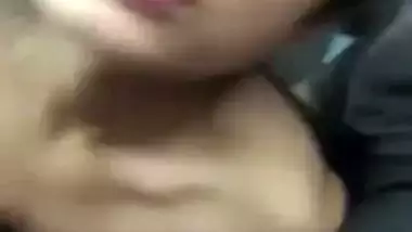 A nude Indian babe drinks her lover’s cum in the car