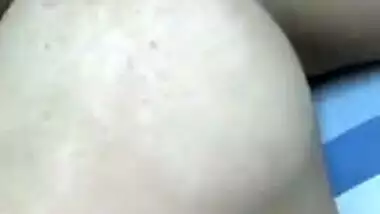 Desi lady licks nipples and not every girl can do such a porn thing