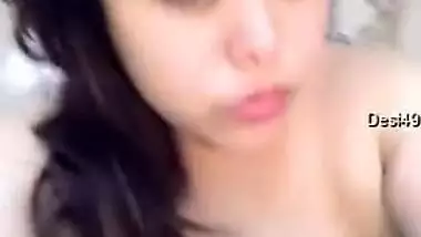 Beautiful Indian BBW shows her XXX jugs in improvised solo sex video