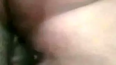 Hyderabadi guy fucks GF’s shaved cunt in Telugu sex video