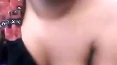 Adorable Indian girl sings XXX song making viewers in mood for sex