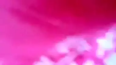 Bangladeshi girl in pink saree shows off her Desi XXX pussy on cam