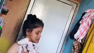 Perverted neighbor records a desi milf bathing in her bathroom