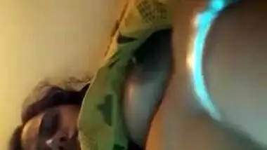 Desi mom has big body parts that deserve to be exposed on camera